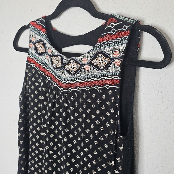 THML Tank Top Womens XS Embroidered Boho Mixed Media Flowy Top Black Red Rayon - Picture 2 of 9
